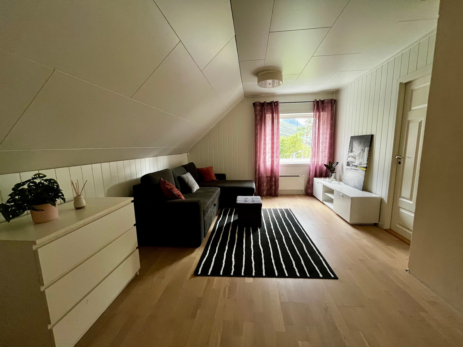 Loftsstue i 2. etasje Galleribilde