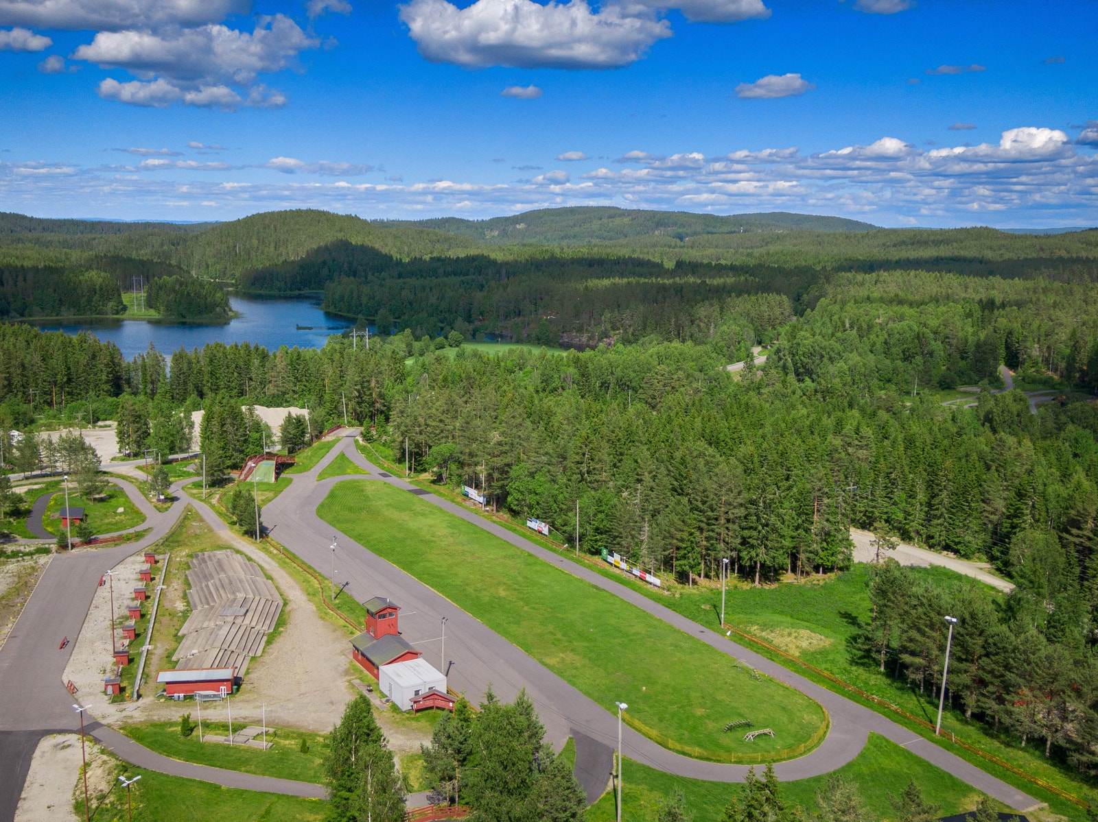 Kort vei til Hvaltjern skistadion Galleribilde