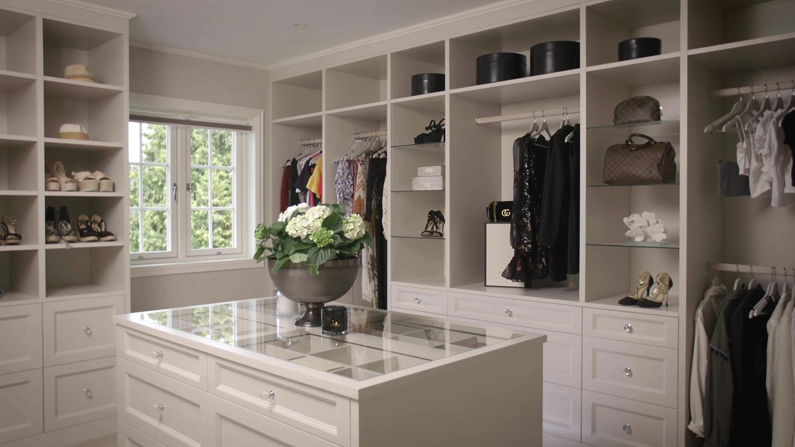 Illustrasjon fra tidligere ferdigstillet bolig. Det er walk in closet i masteravdelingen. Galleribilde