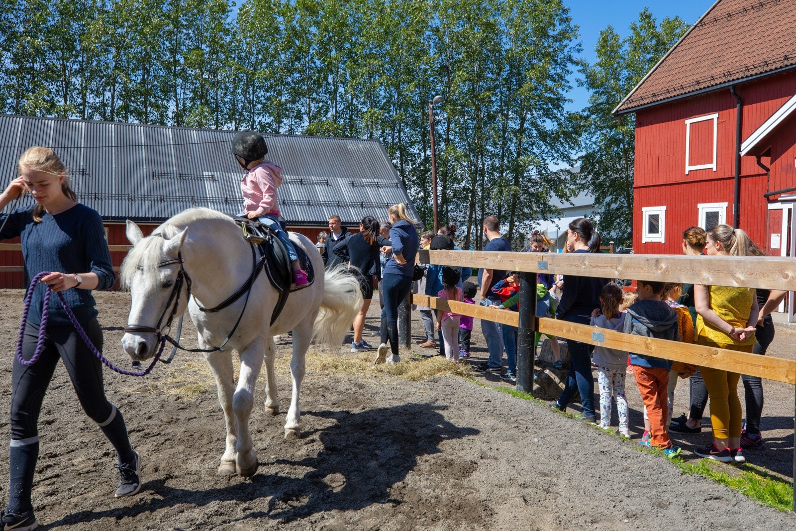 Sørum Fritidsgård ligger bak Åråsen stadion. Galleribilde