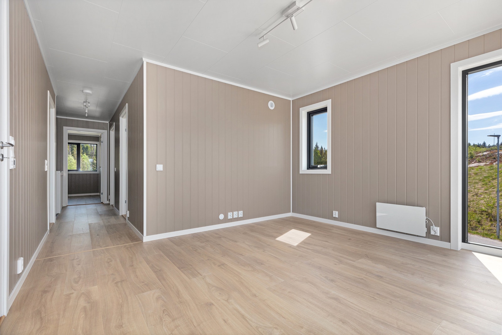 TV-stue i 2. etasje, bolig a. Foto fra samme type bolig. Avvik kan forekomme. Galleribilde