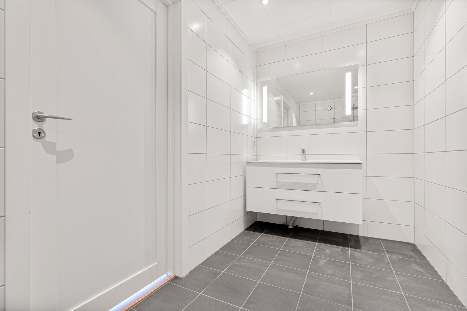 Bad, bolig a. Foto fra samme type bolig. Avvik kan forekomme. Galleribilde