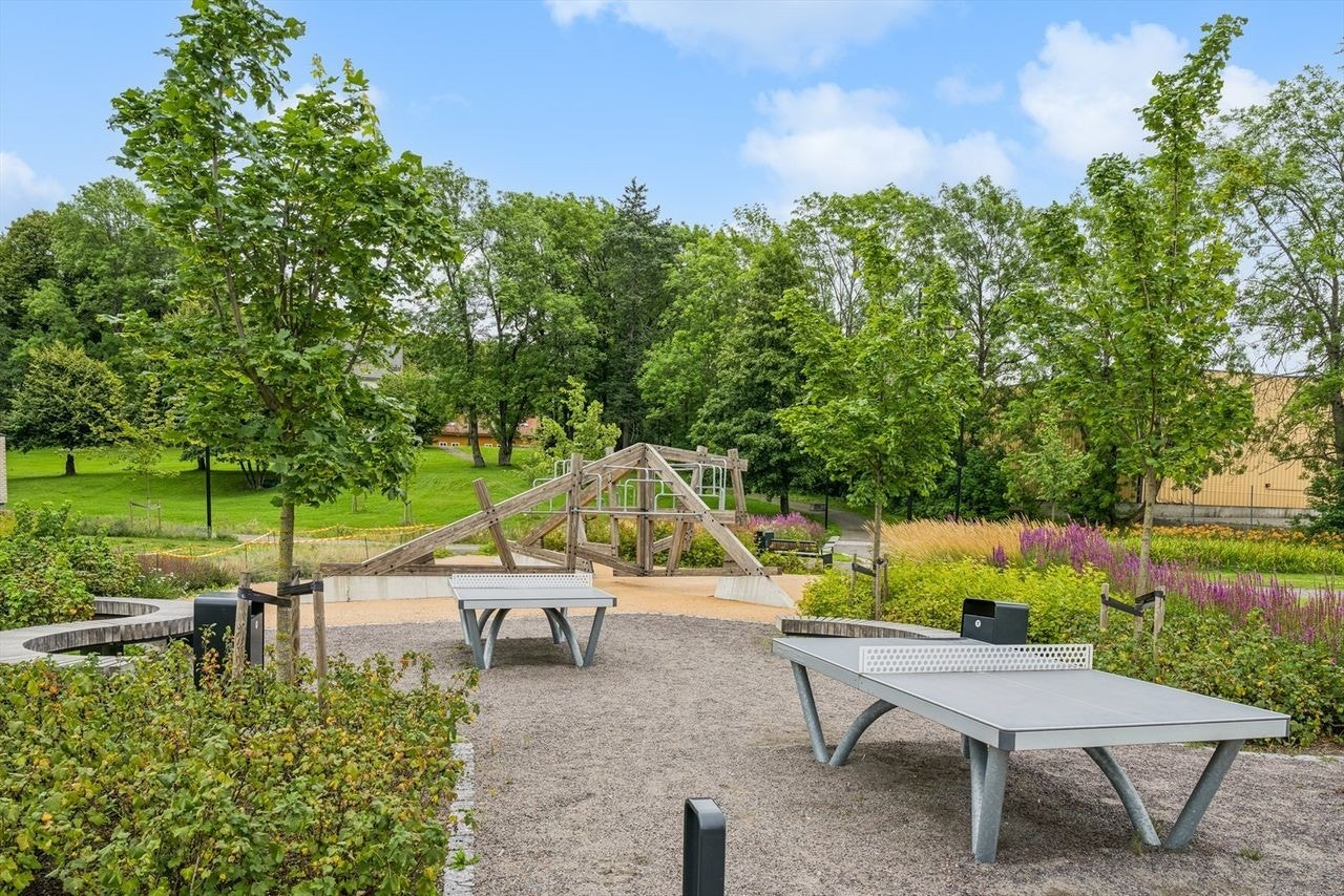 Park og lekeapparater i nærheten Galleribilde