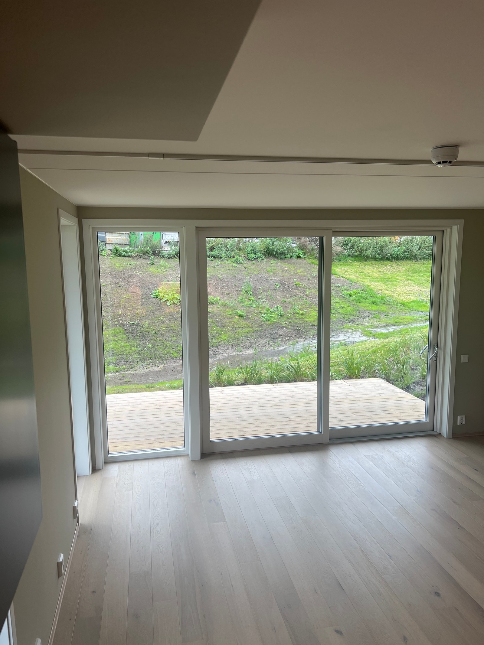 Utgang til terrasse, stor vinder med mye lys Galleribilde
