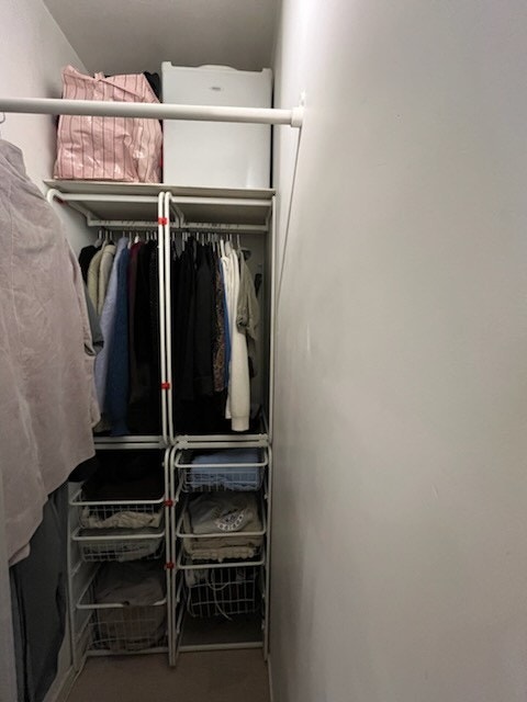 Garderobe entre Galleribilde