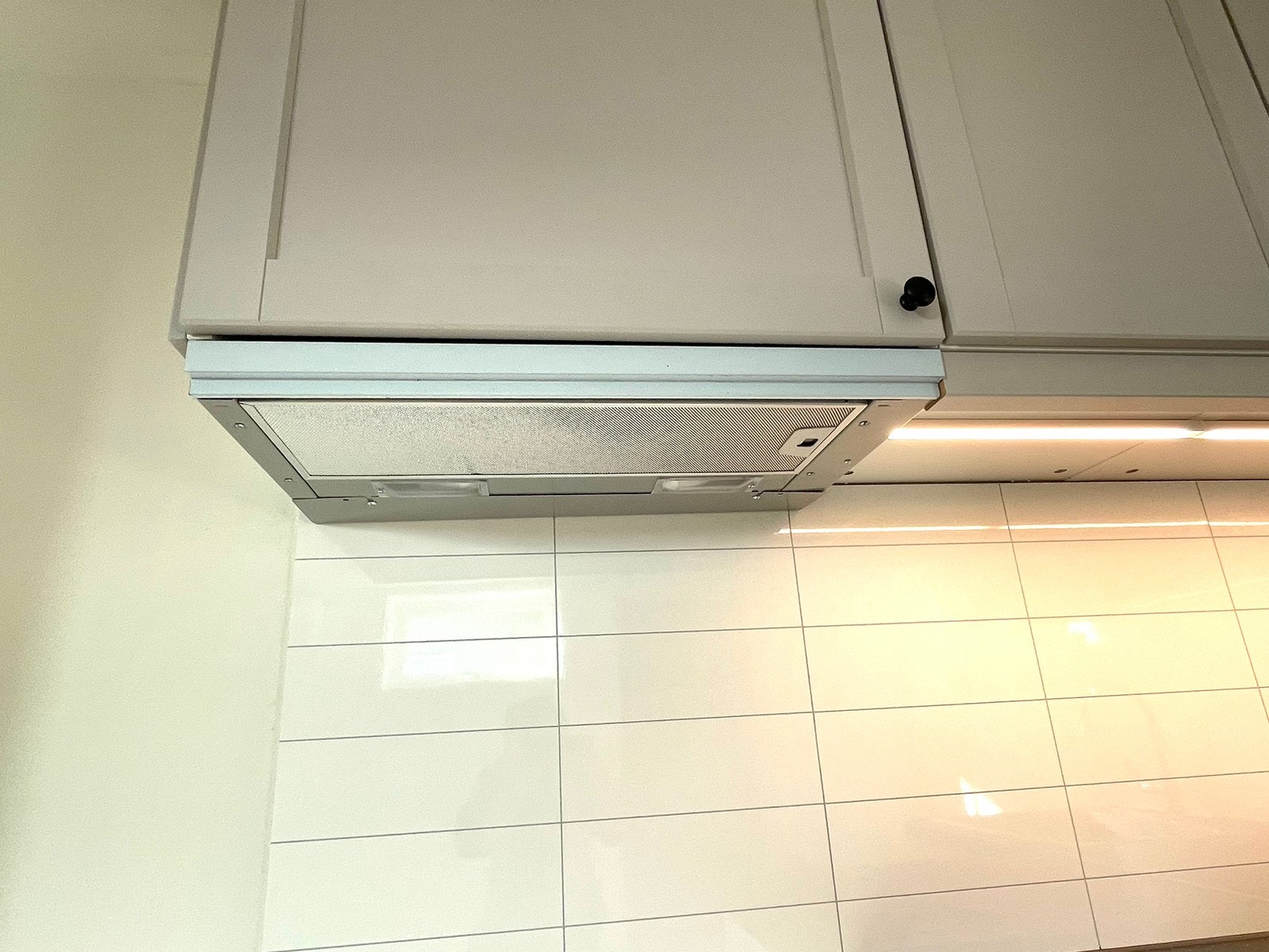 Alt på kjøkkenet er nytt, også kjøkkenvifte Galleribilde