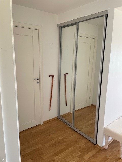 Garderobe gang Galleribilde