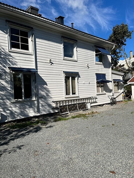 Parkeringsmulighet bak eiendommen Galleribilde