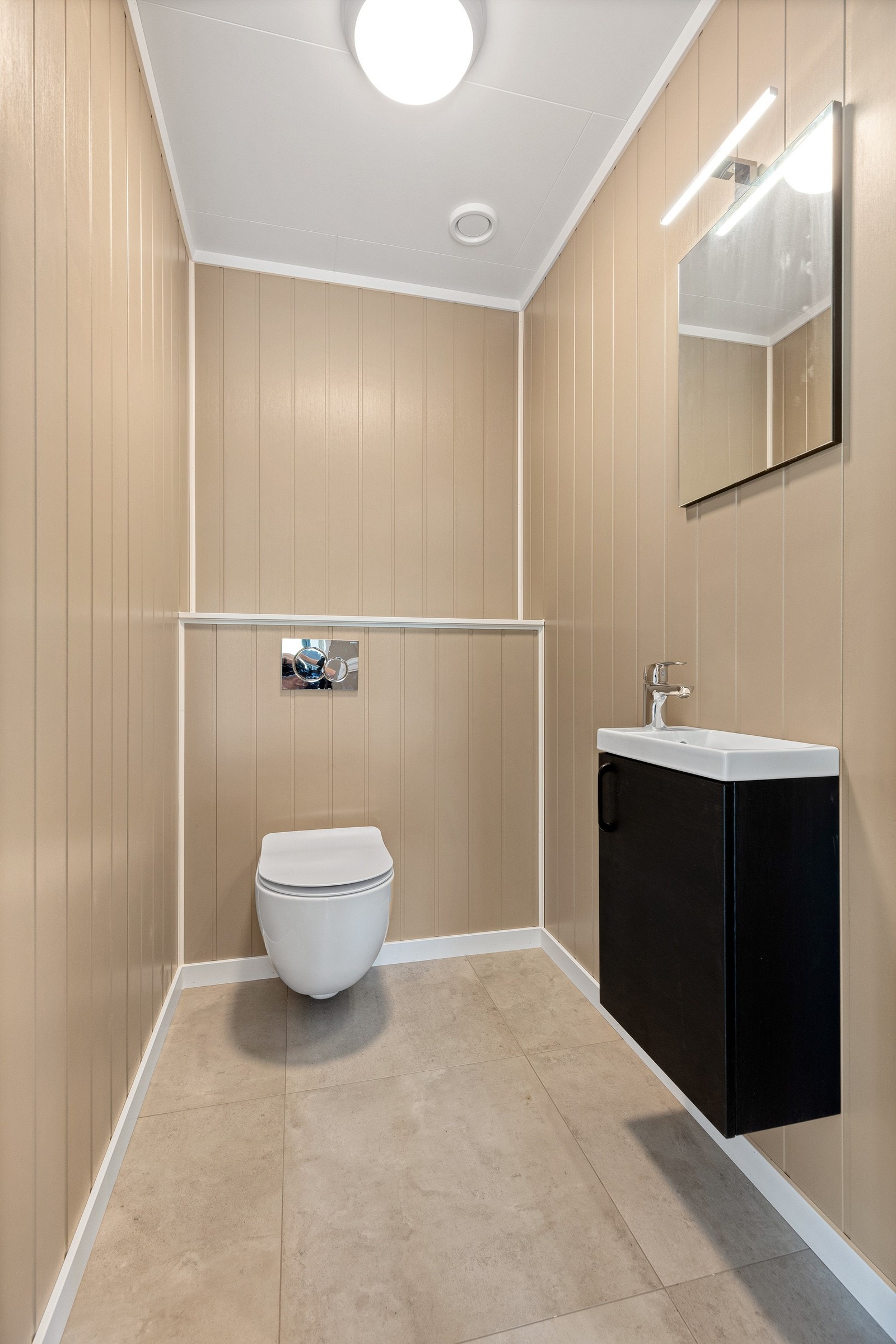 WC i første etasje. Foto fra samme type bolig. Avvik kan forekomme. Galleribilde