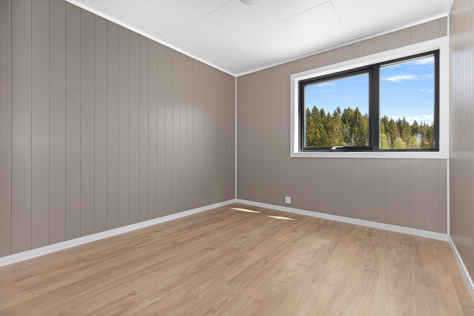 Soverom 2 i andre etasje. Foto fra samme type bolig. Avvik kan forekomme. Galleribilde