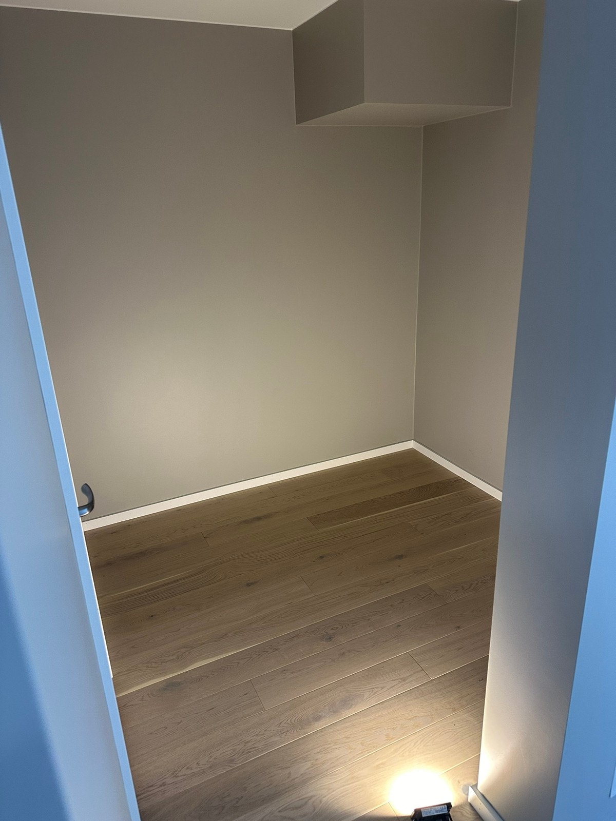 Sovealkove med plass til seng Galleribilde