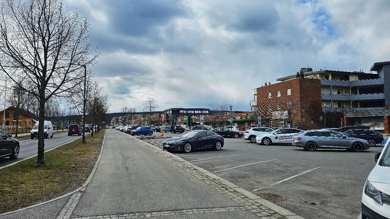 Market Area - Parking (3-min walk) Galleribilde