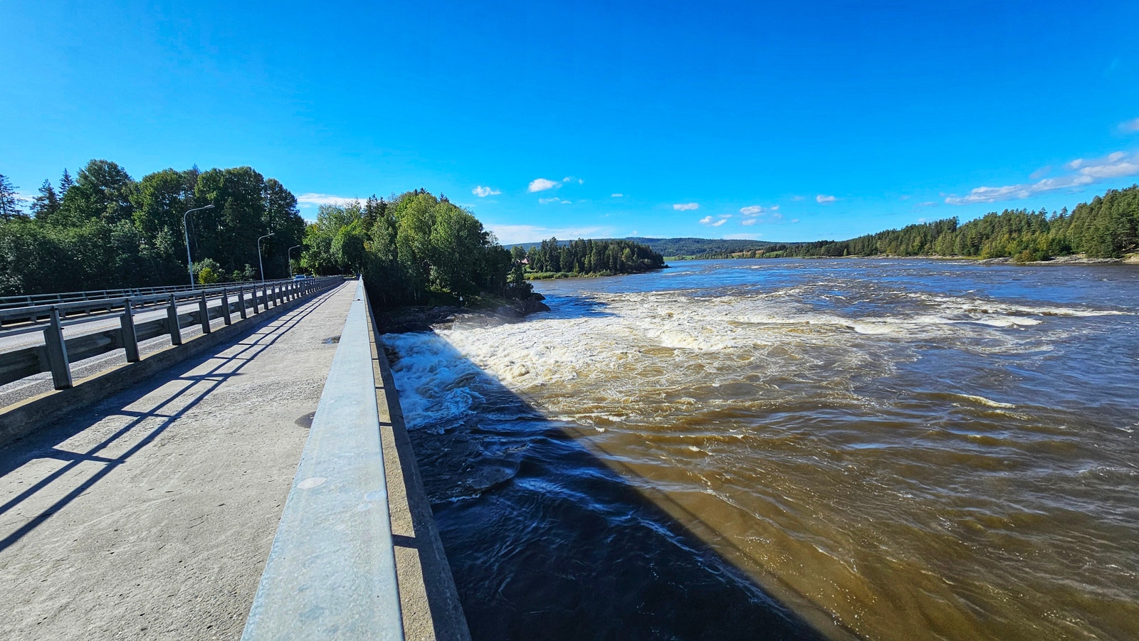 Glomma (15-min walk) Galleribilde