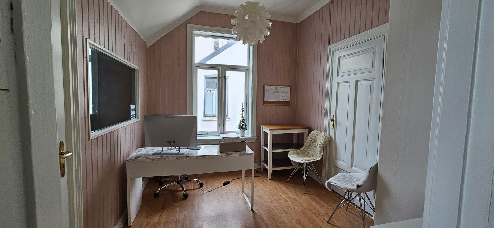 rosa kontor Galleribilde