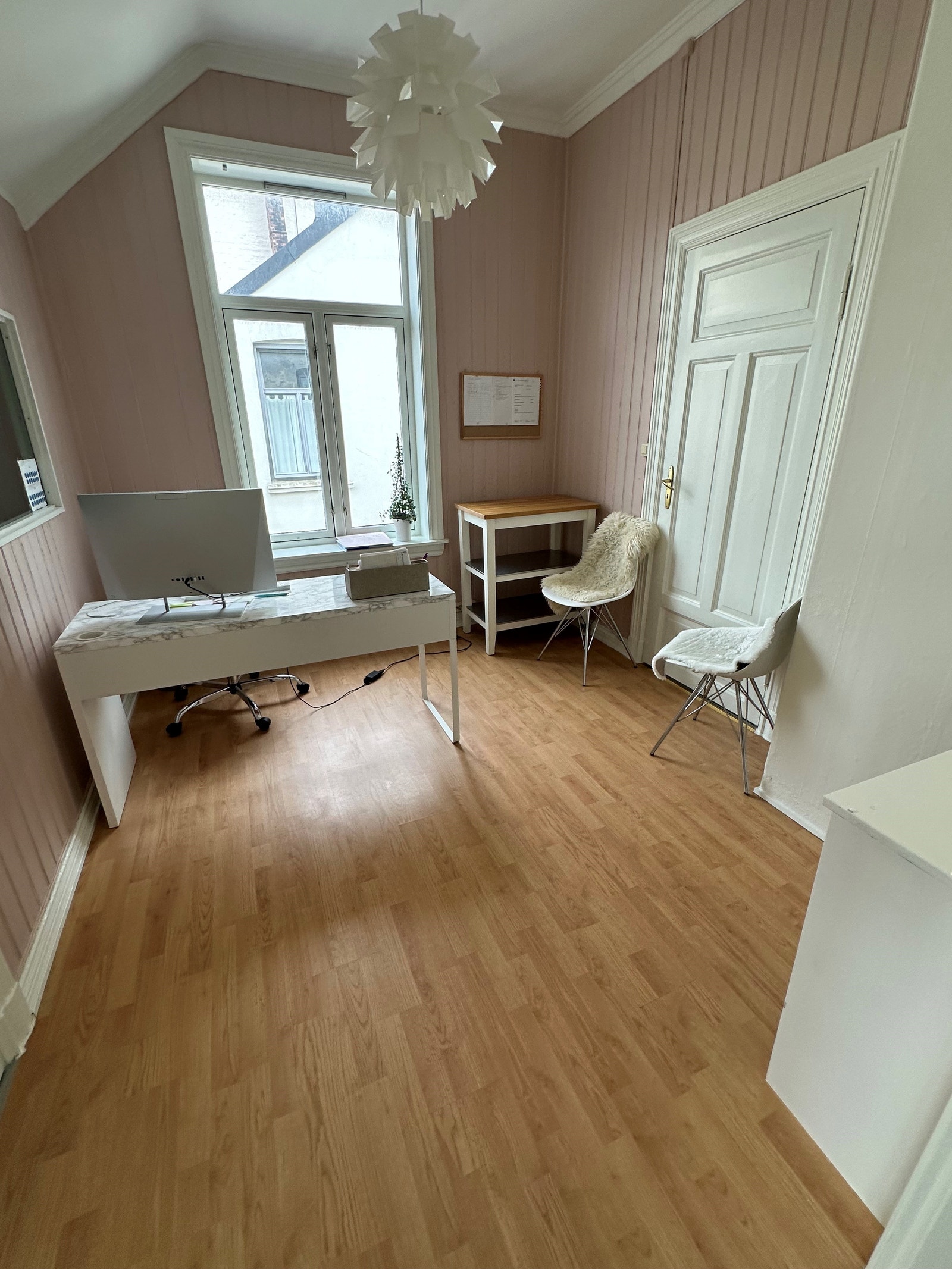 rosa kontor Galleribilde