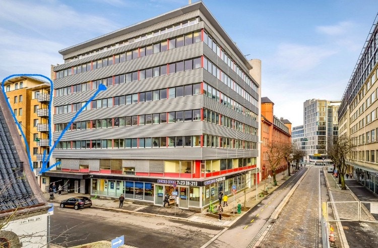 Corner of the street. Galleribilde