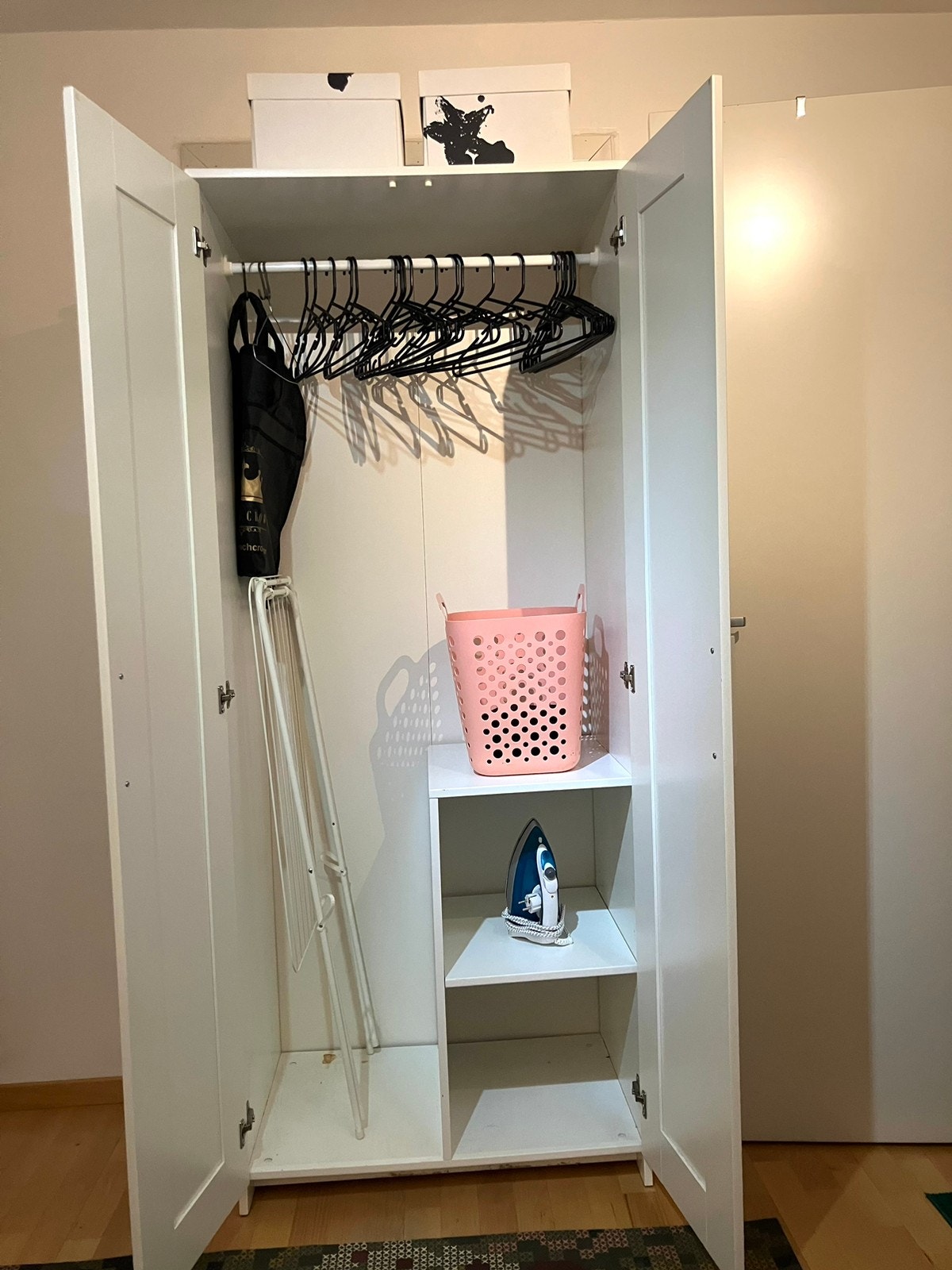 ✅ Available room for rent. Galleribilde