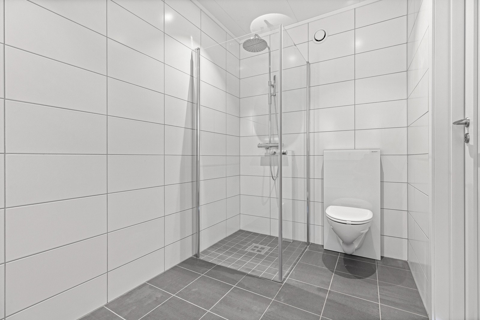 Bad i andre etasje. Foto fra samme type bolig. Avvik kan forekomme. Galleribilde