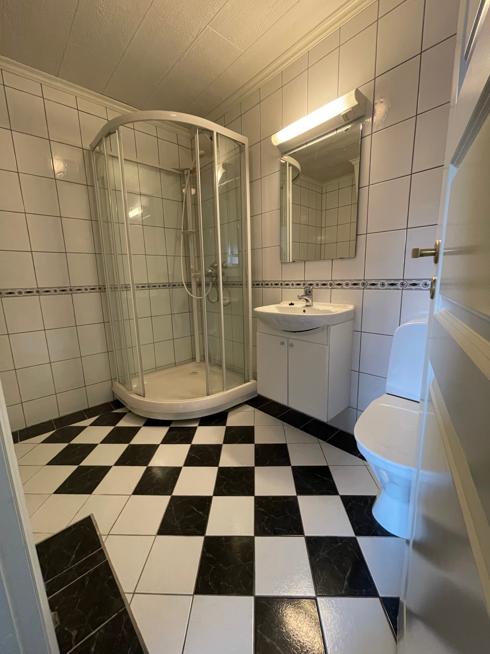 Bad 1. etasje Galleribilde