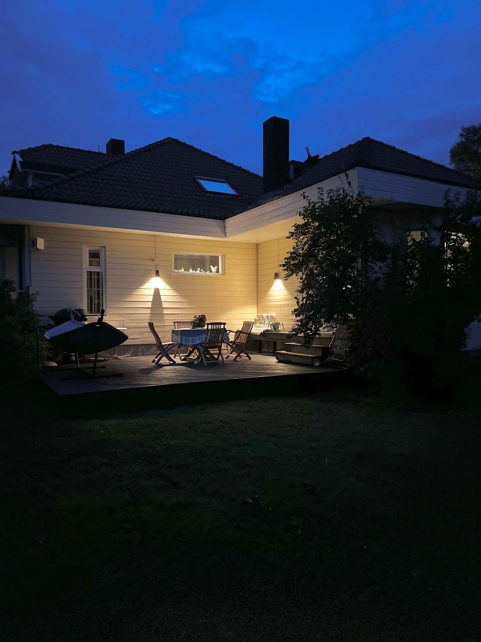 Huset har flott utebelysning Galleribilde