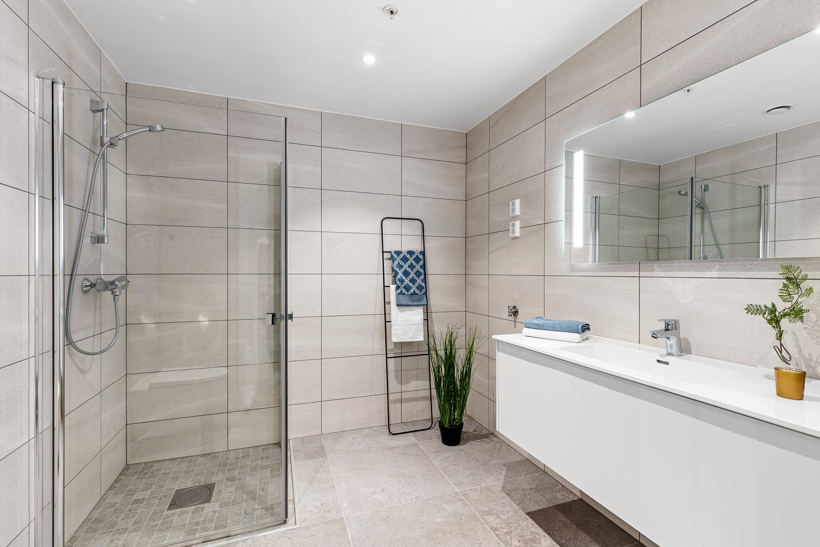 objpict_3858280791213721_0.jpg Galleribilde