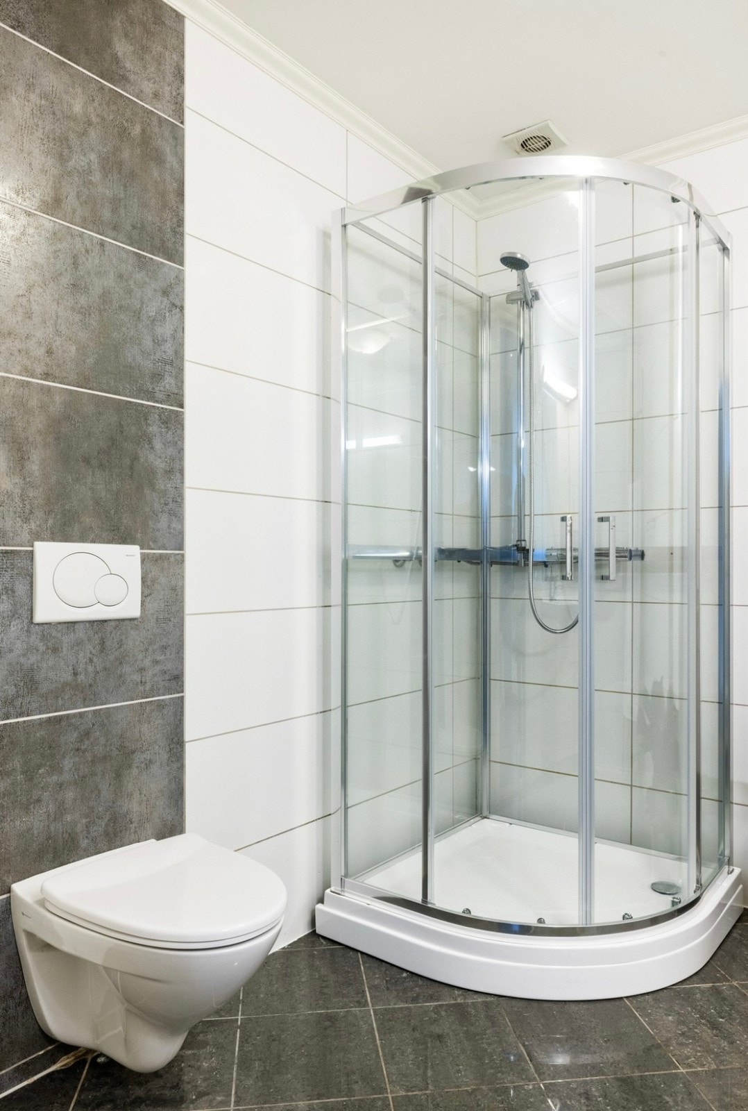 Vegghengt toalett Galleribilde