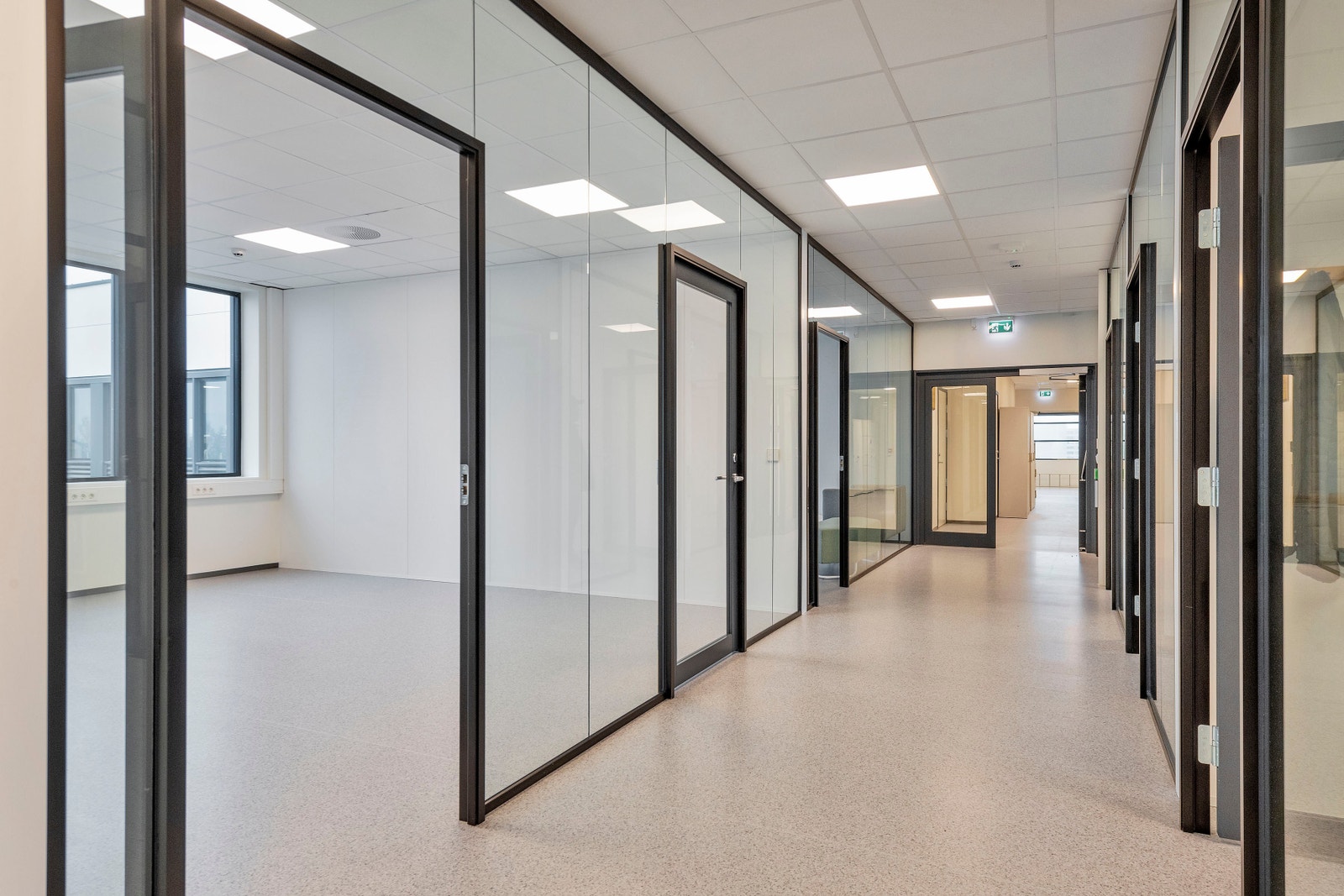 mordene nytt glass kontor , lys og pent høy kvalitet kontor Galleribilde