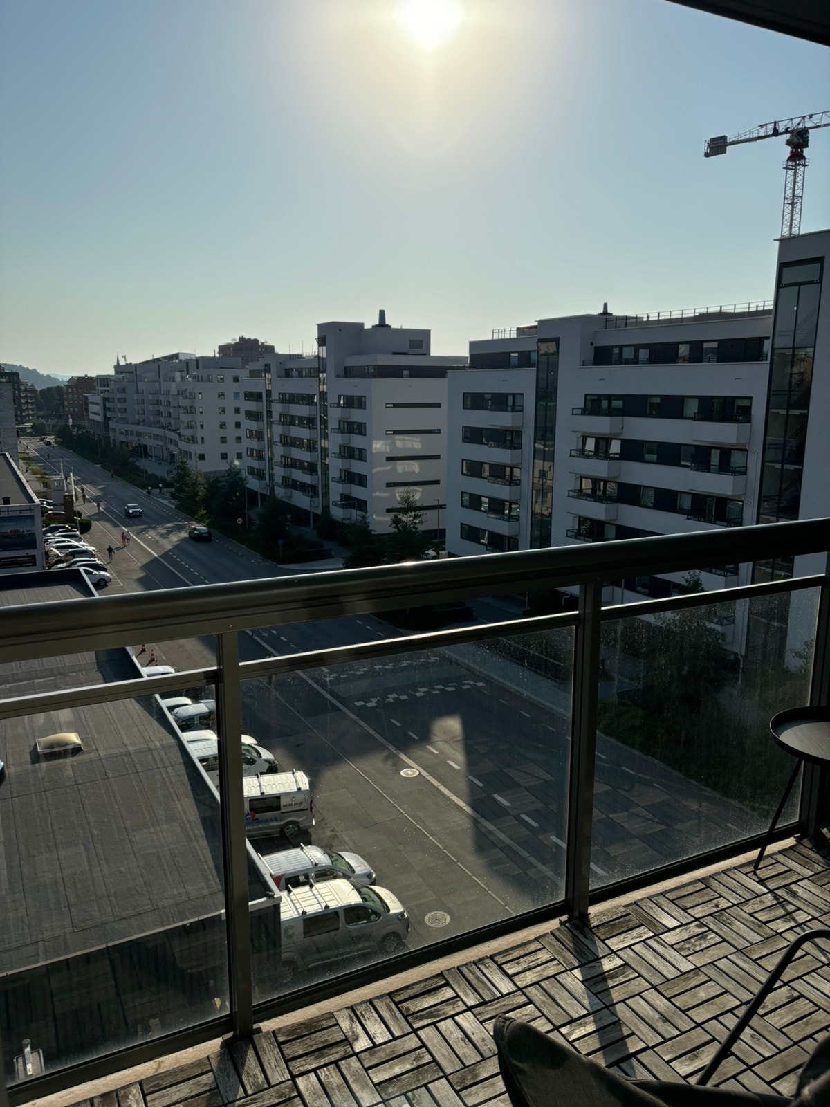 Solrik balkong med fritt utsyn Galleribilde