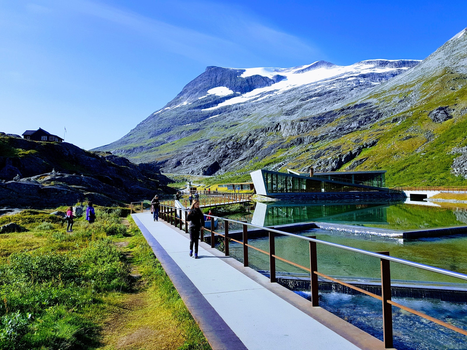Trollstigen 50 minutter unna hytten Galleribilde