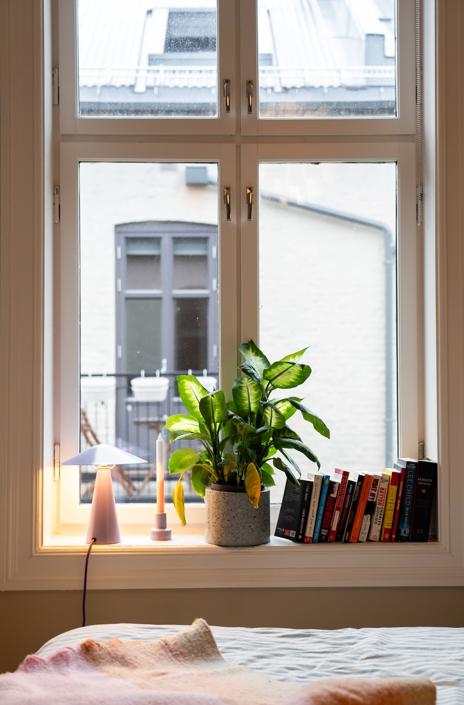 Soverom - venter mot bakgård Galleribilde