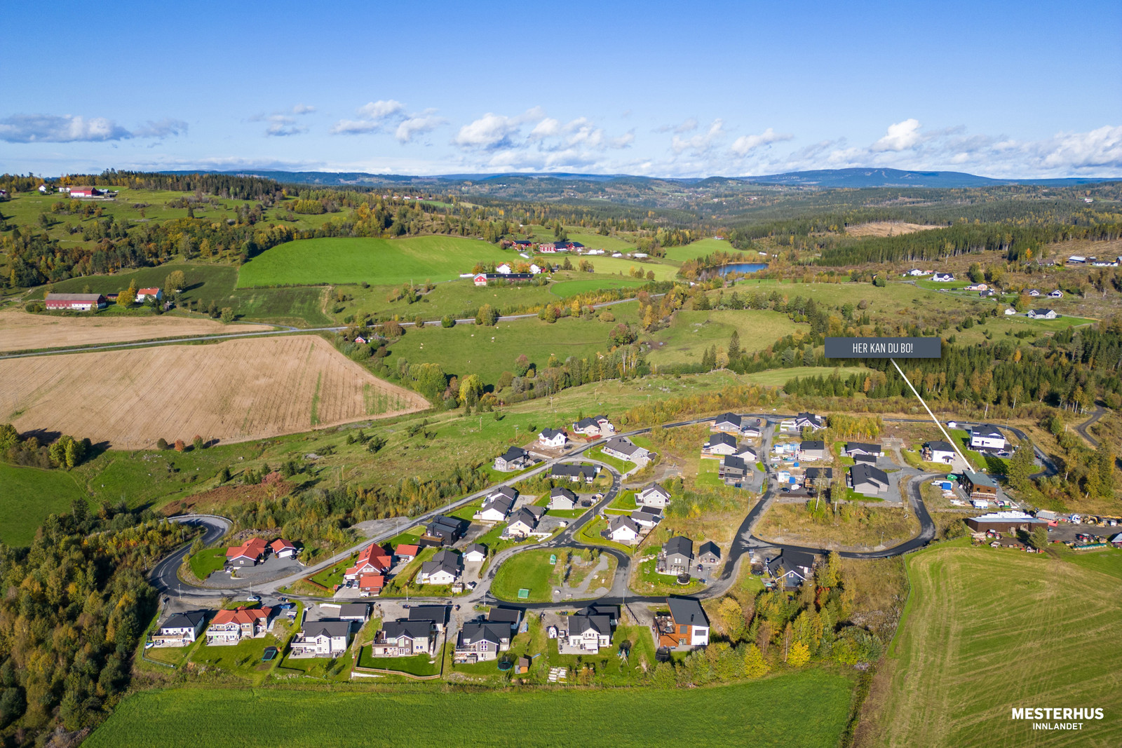 Almslia er ei trivelig grend med landlig beliggenhet og masse sol!