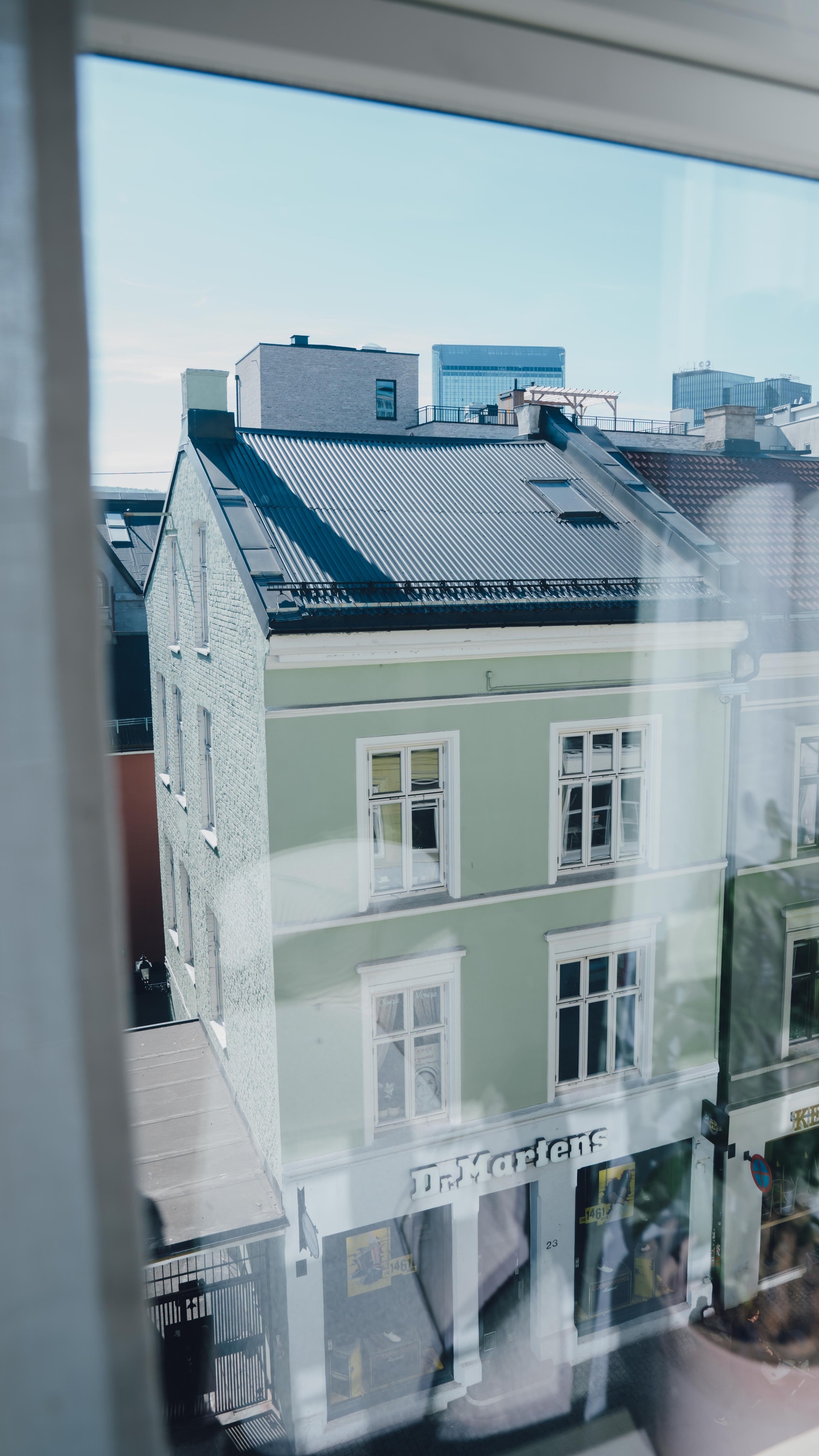 Utsikt mot Torggata. Nye vinduer gir svært god lydisolasjon. Galleribilde