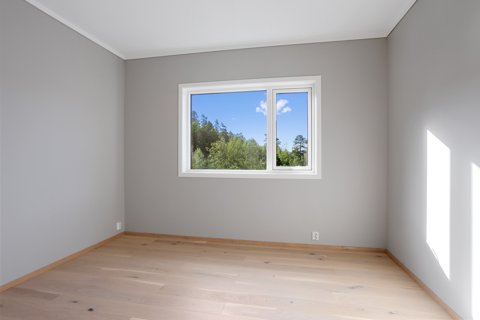 På hovedsoverommet er det god plass til garderobeskap. Galleribilde