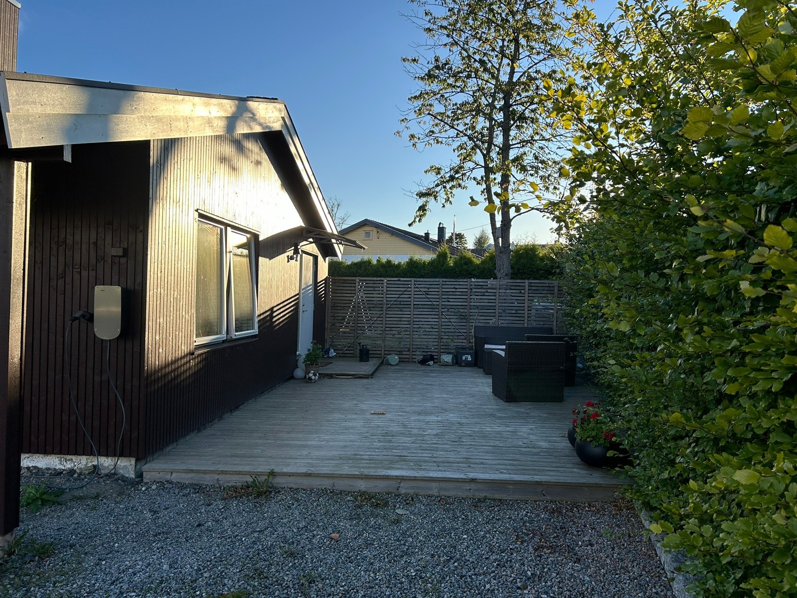 Inngangsparti med romslig terrasse Galleribilde