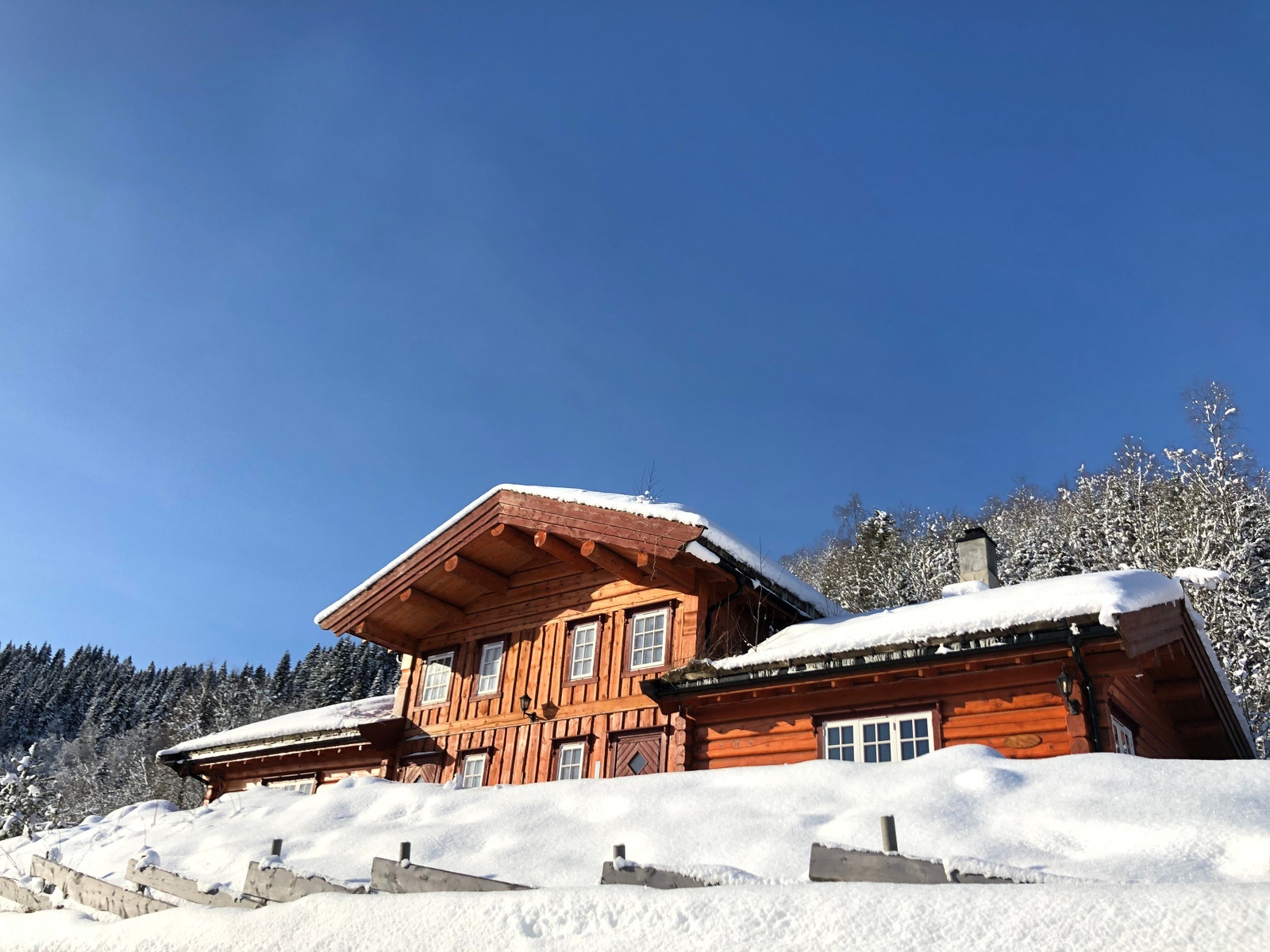 Fasaden, nr 213 til venstre og 211 til høyre i bygningen. Galleribilde