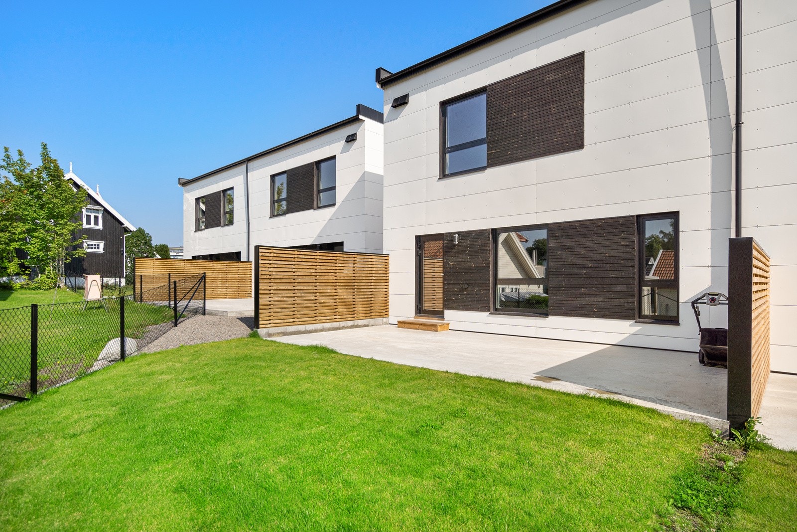 Flott uteplass mot vest for denne seksjonen - nydelig mot vest! Galleribilde