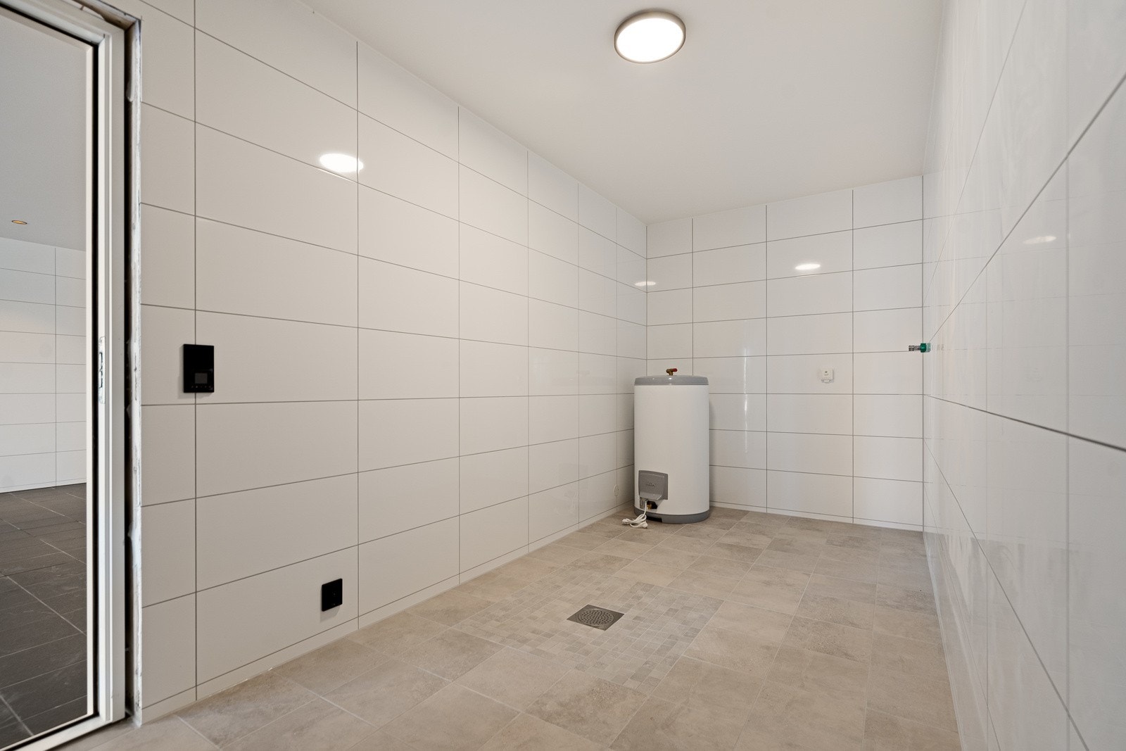 Flislagt bod/lagringsrom Galleribilde