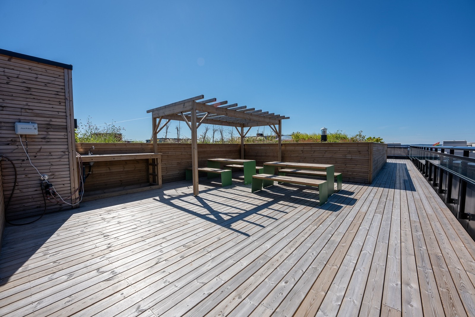 Felles takterrasse med sjøglimt Galleribilde