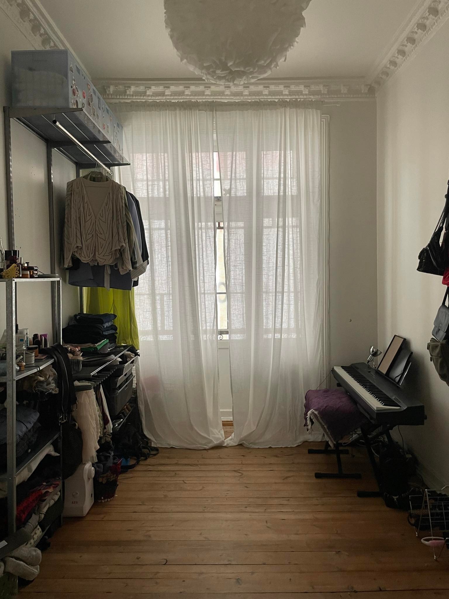 Soverommet (leies ut umøblert, skapløsningen følger ikke med) Galleribilde