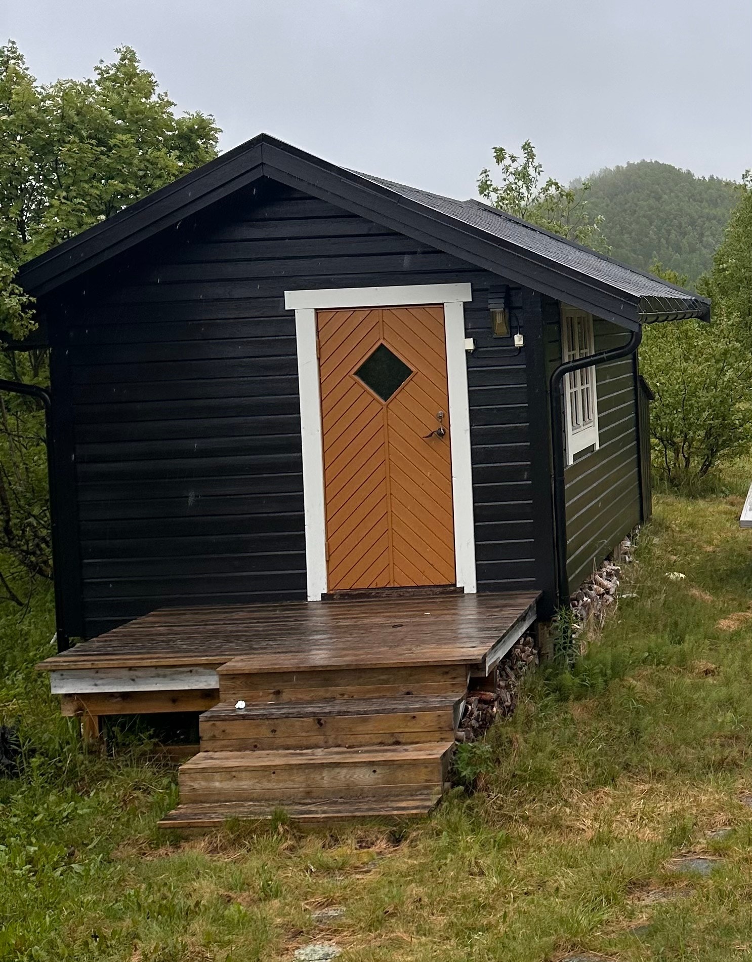 Isolert anneks + utedo Galleribilde