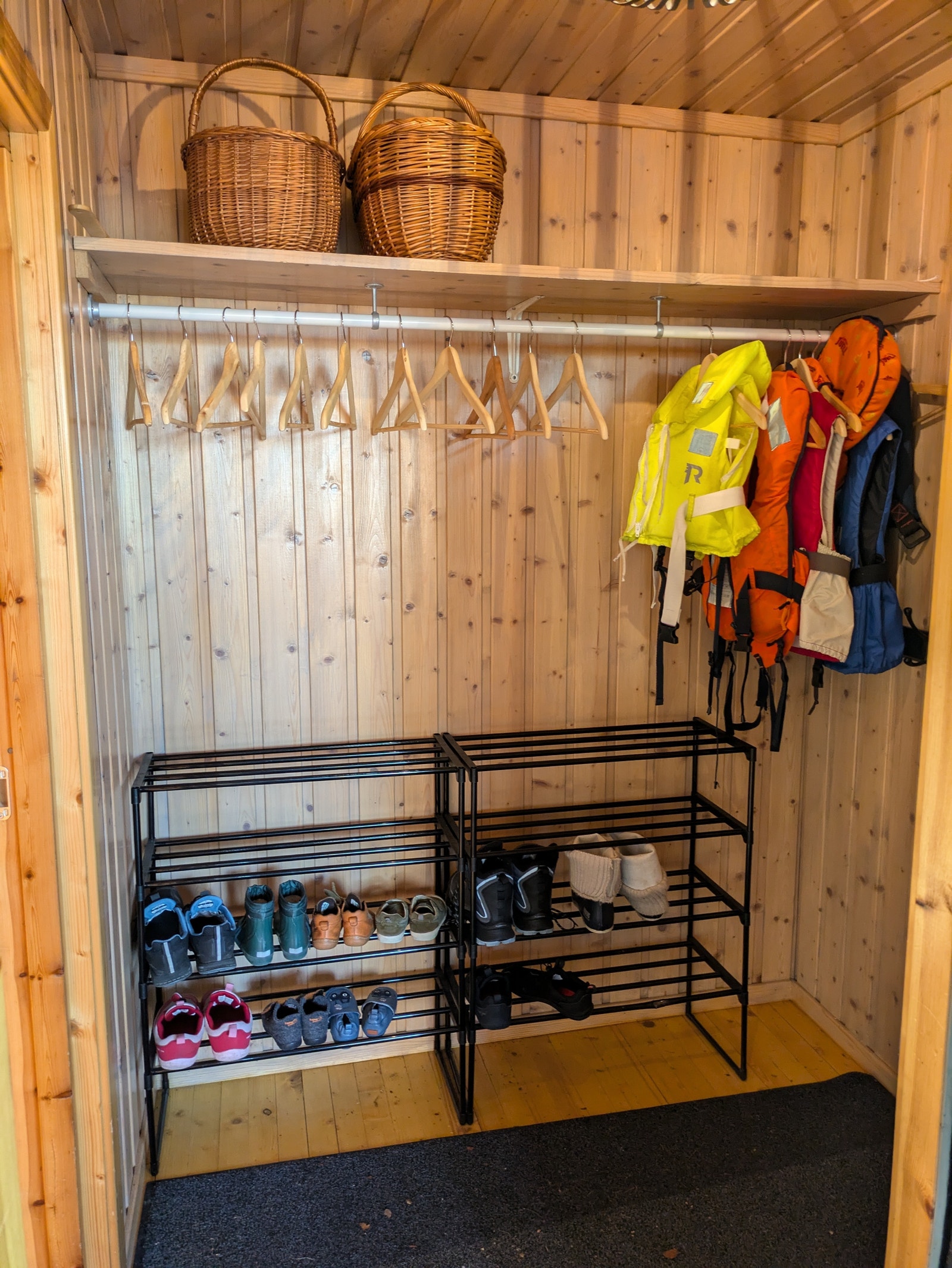 Gang med oppbevaringsplass Galleribilde