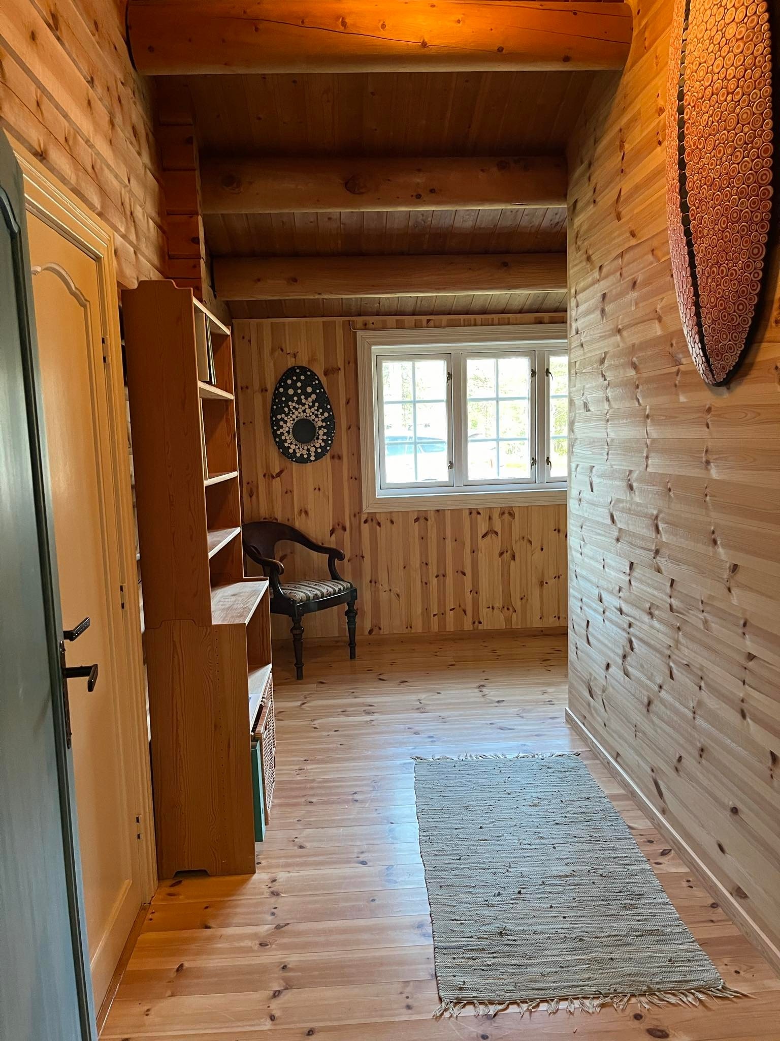 Gang i eldre del av hytta Galleribilde
