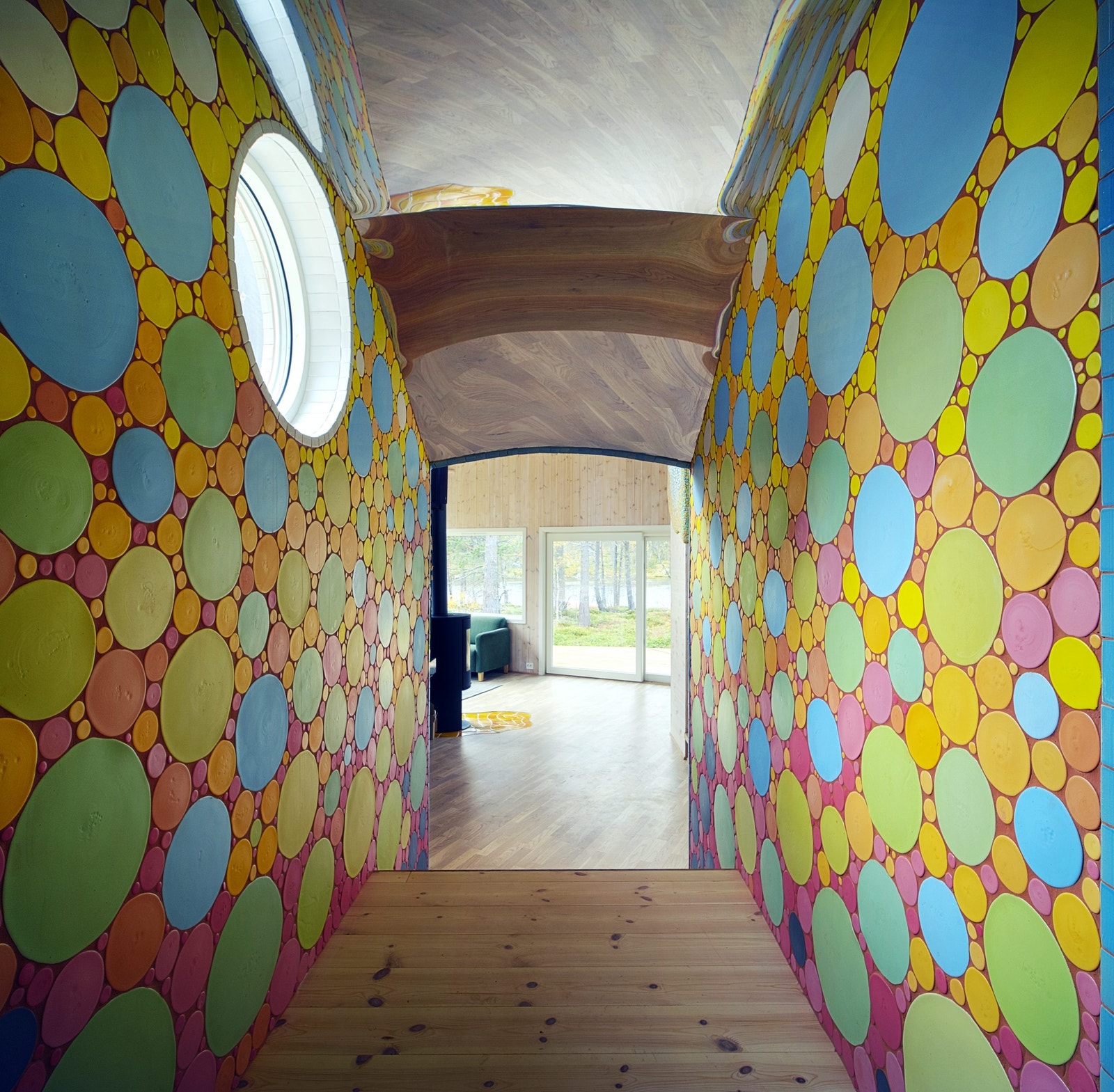 Passasje mellom de to hyttene Galleribilde