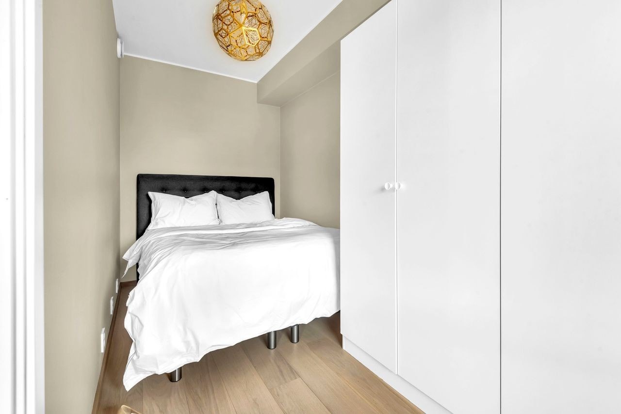 Soverom med plass til dobbeltseng. Galleribilde