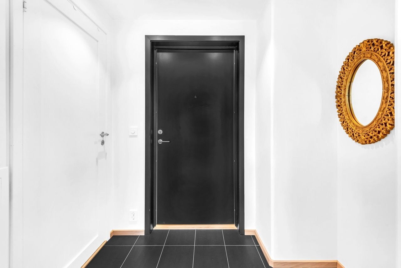 Flislagt entre med vannbåren gulvvarme. Galleribilde