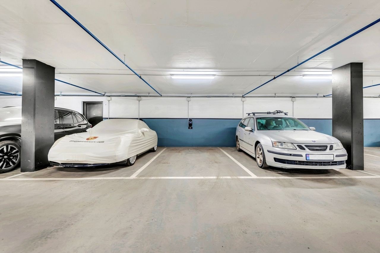 Garasjeplass medfølger. Galleribilde