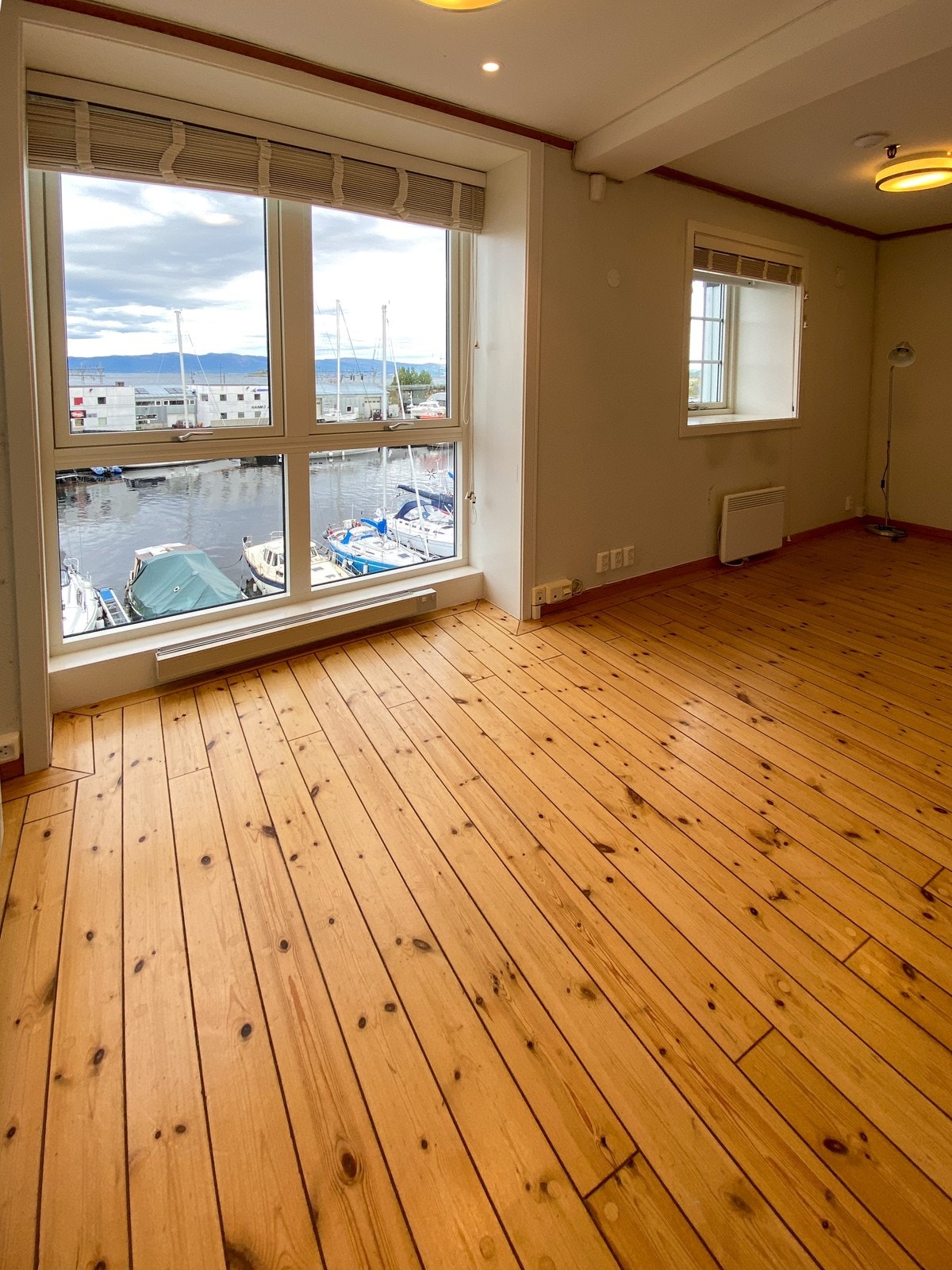 Soverom 3 med nydelig utsikt mot fjorden Galleribilde