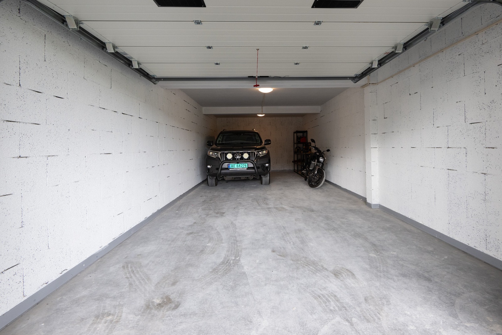 Bildet av garasje i bygg B. Alle leilighetene får hver sin private garasje på 40-45kvm! Galleribilde