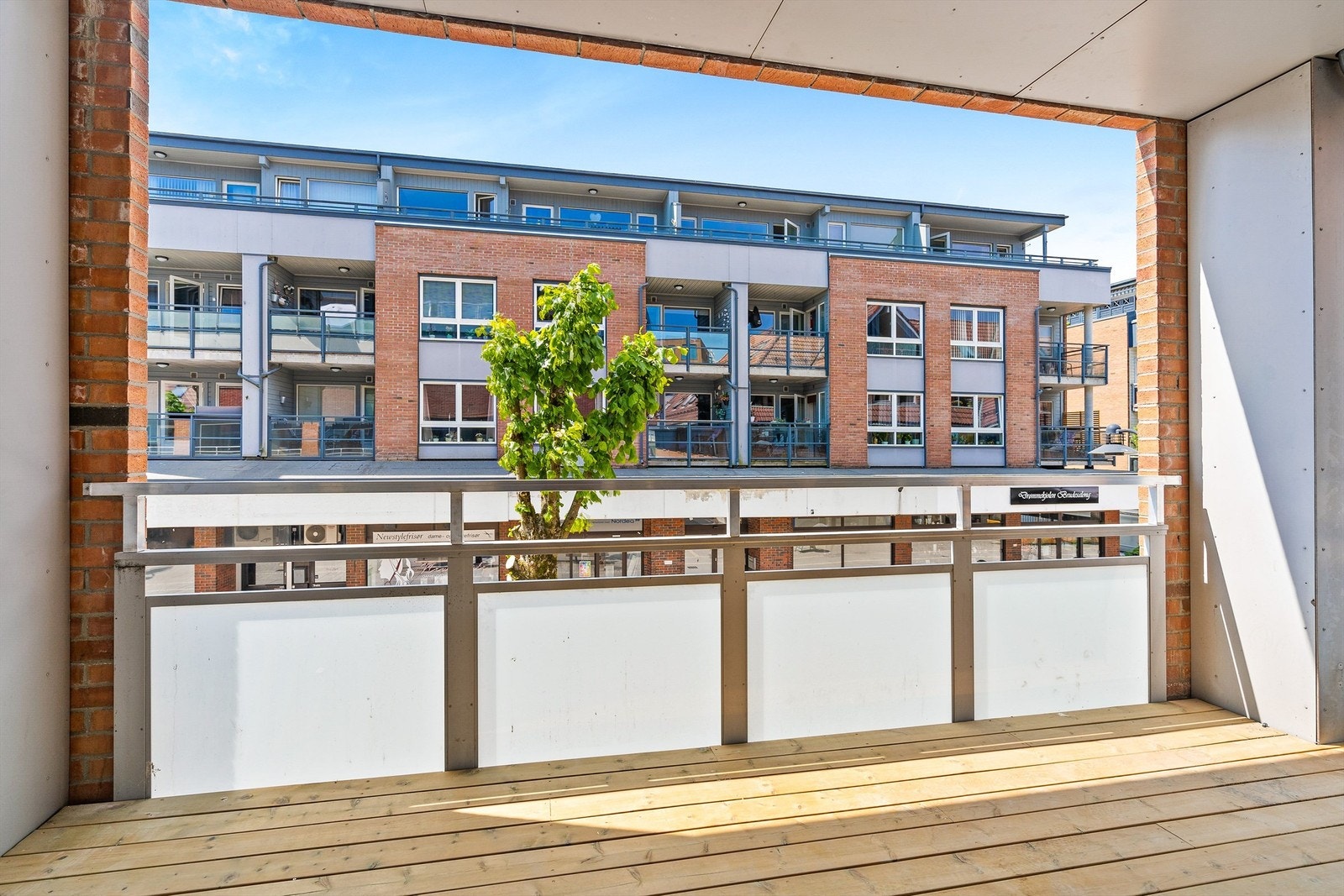 Terrase mot gågata Galleribilde