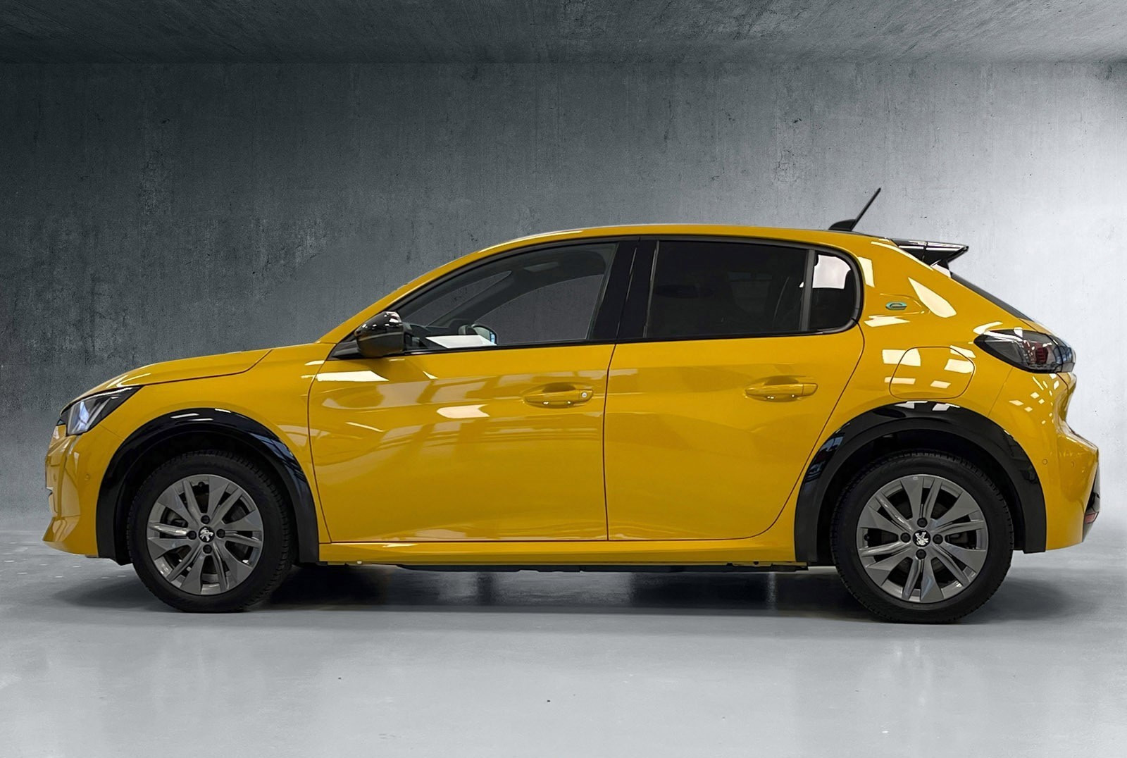 Peugeot 208 GT 136hk 3